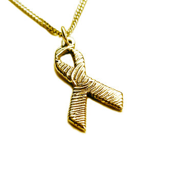 Gouden ink ribbon hanger met vingerafdruk